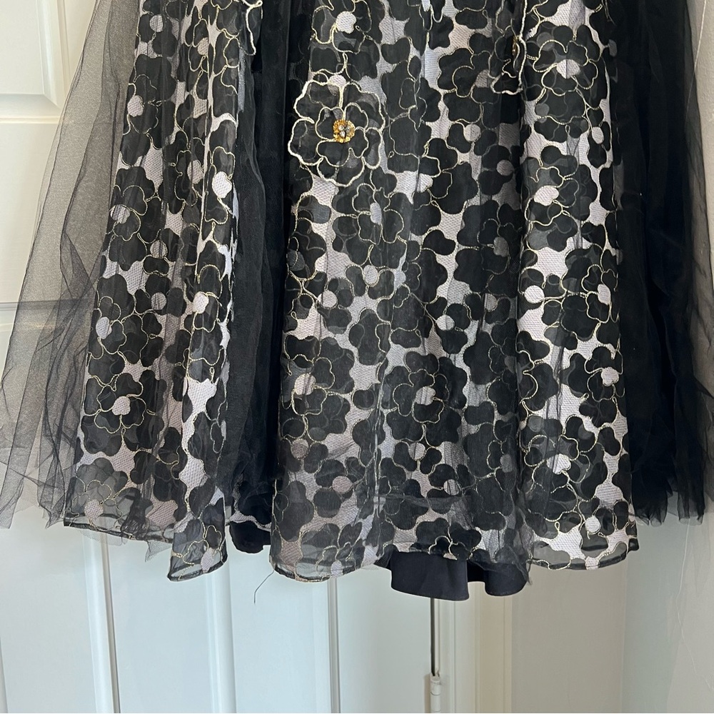 Badgley Mischka Black and Gold Flower Embroidered Long Dress size 6 - Picture 4 of 12